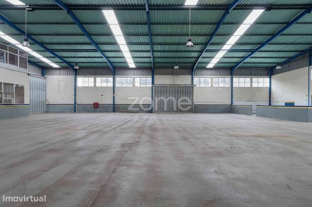 Armazém Industrial - Zona Industrial da Feiteira - Pedroso - Gaia