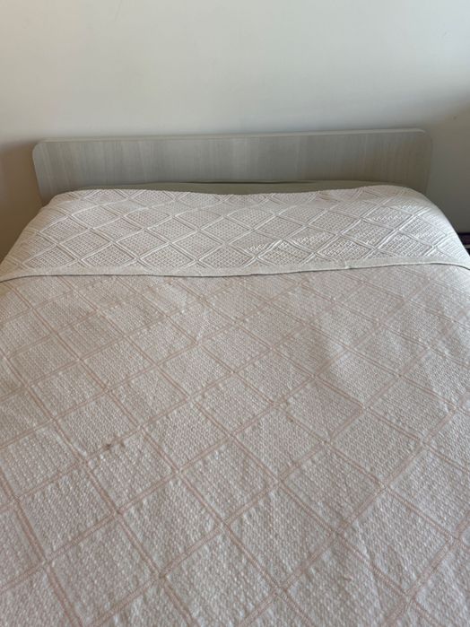 Cama individual do segunda cama em gavetão