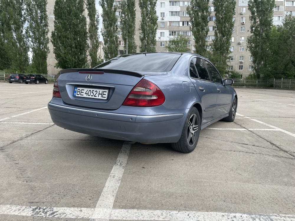 Mercedes E-class W211