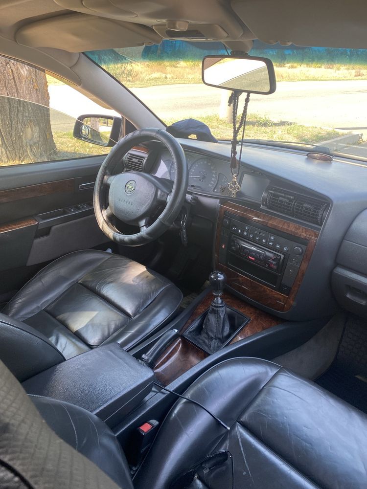 Opel Omega B 2.2