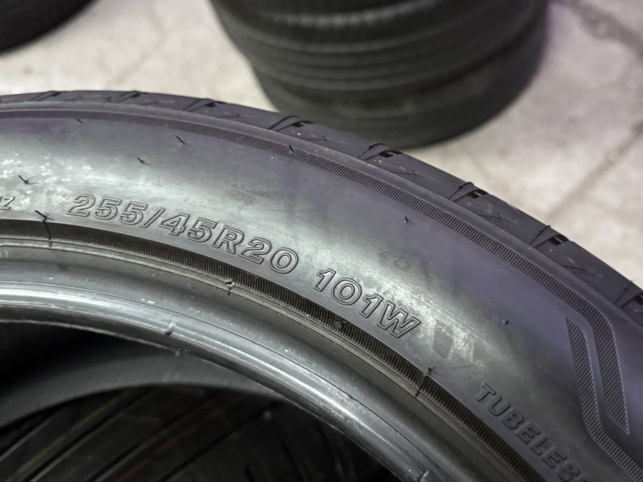 NOWE Opony Bridgestone 255/45/20 z 2025r komplet