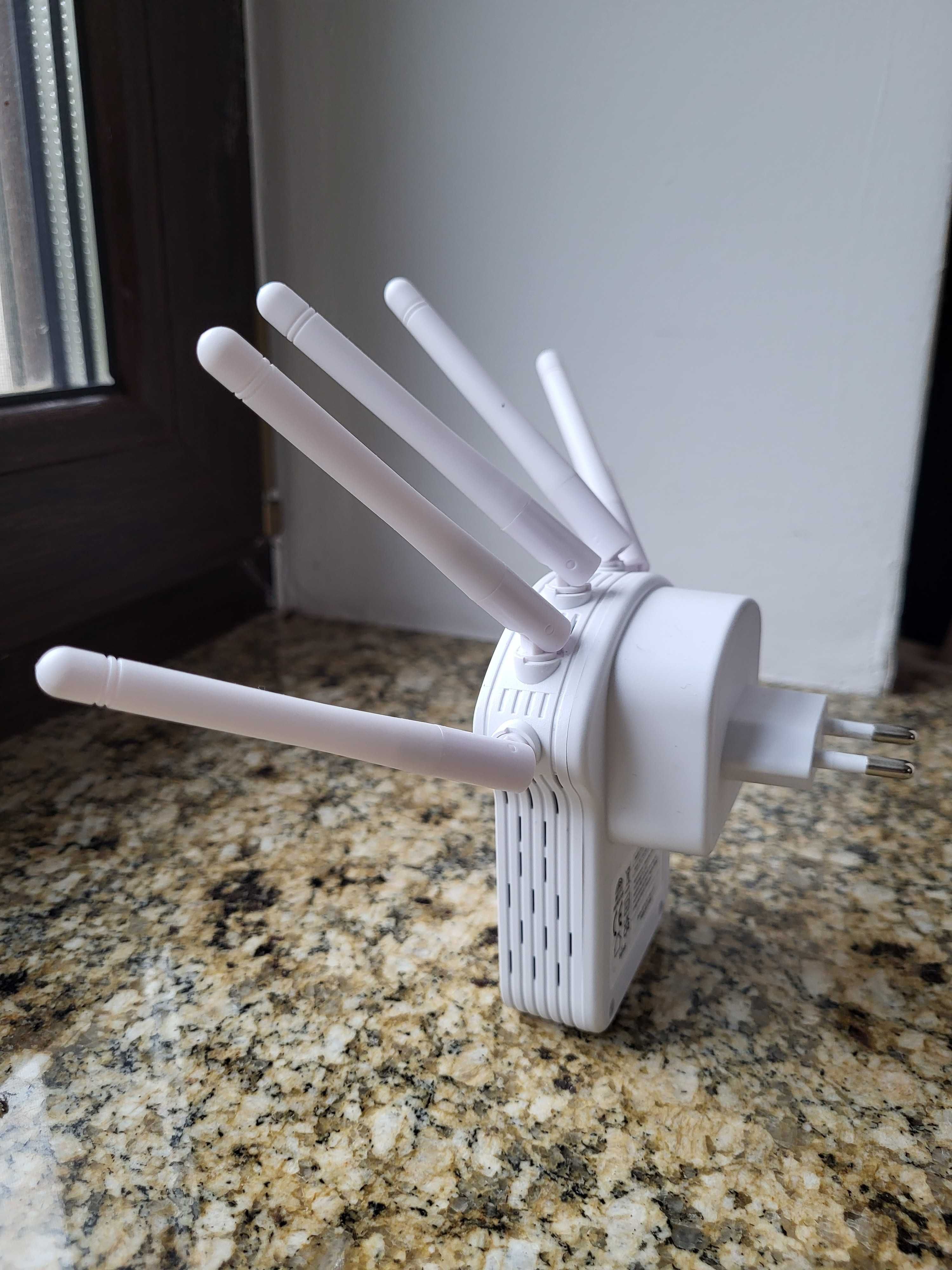 Repeater wzmacniacz WIFI 1200 Mbs 6-antenowy