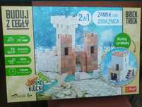 Buduj z cegły Trefl Brick Trick zamek lub strażnica