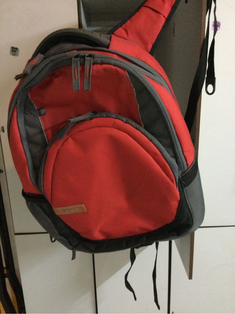 Mochila multiusos capacidade aprox 30 lts