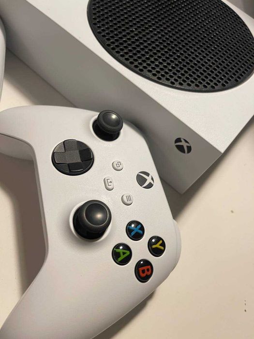 Xbox Series S, dwa pady