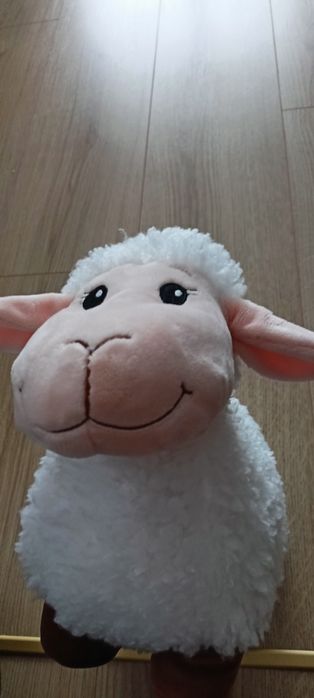 Pluszowa owieczka idealnie wykonana
