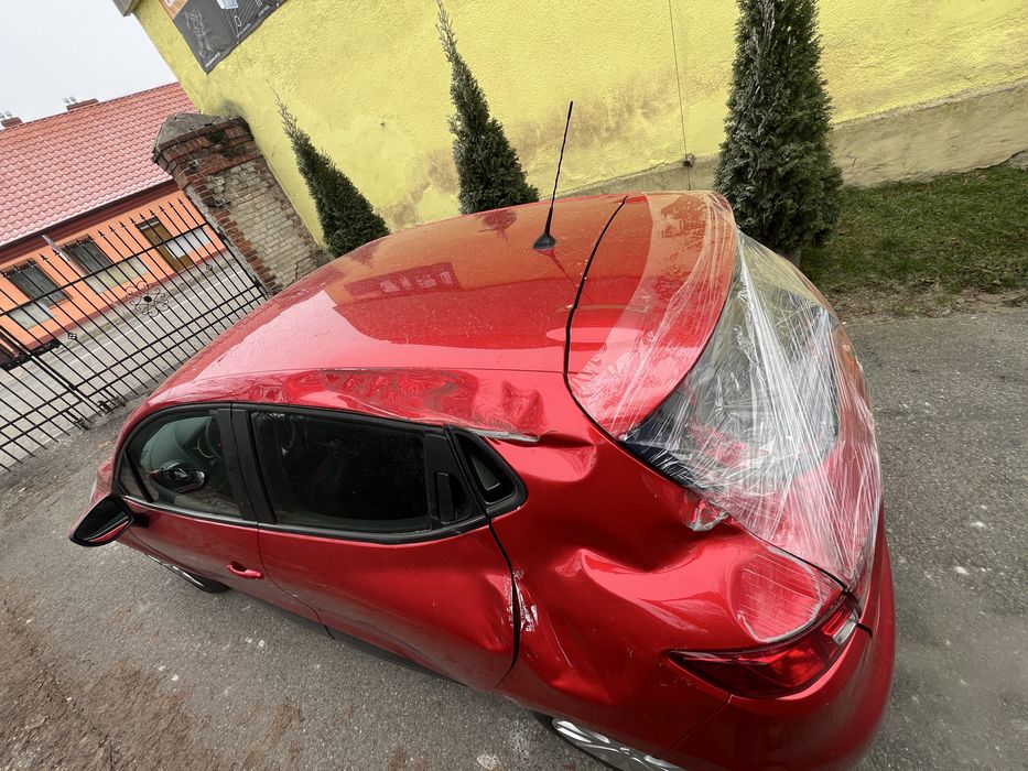 Renault Clio 1.2 B  84300 tyś