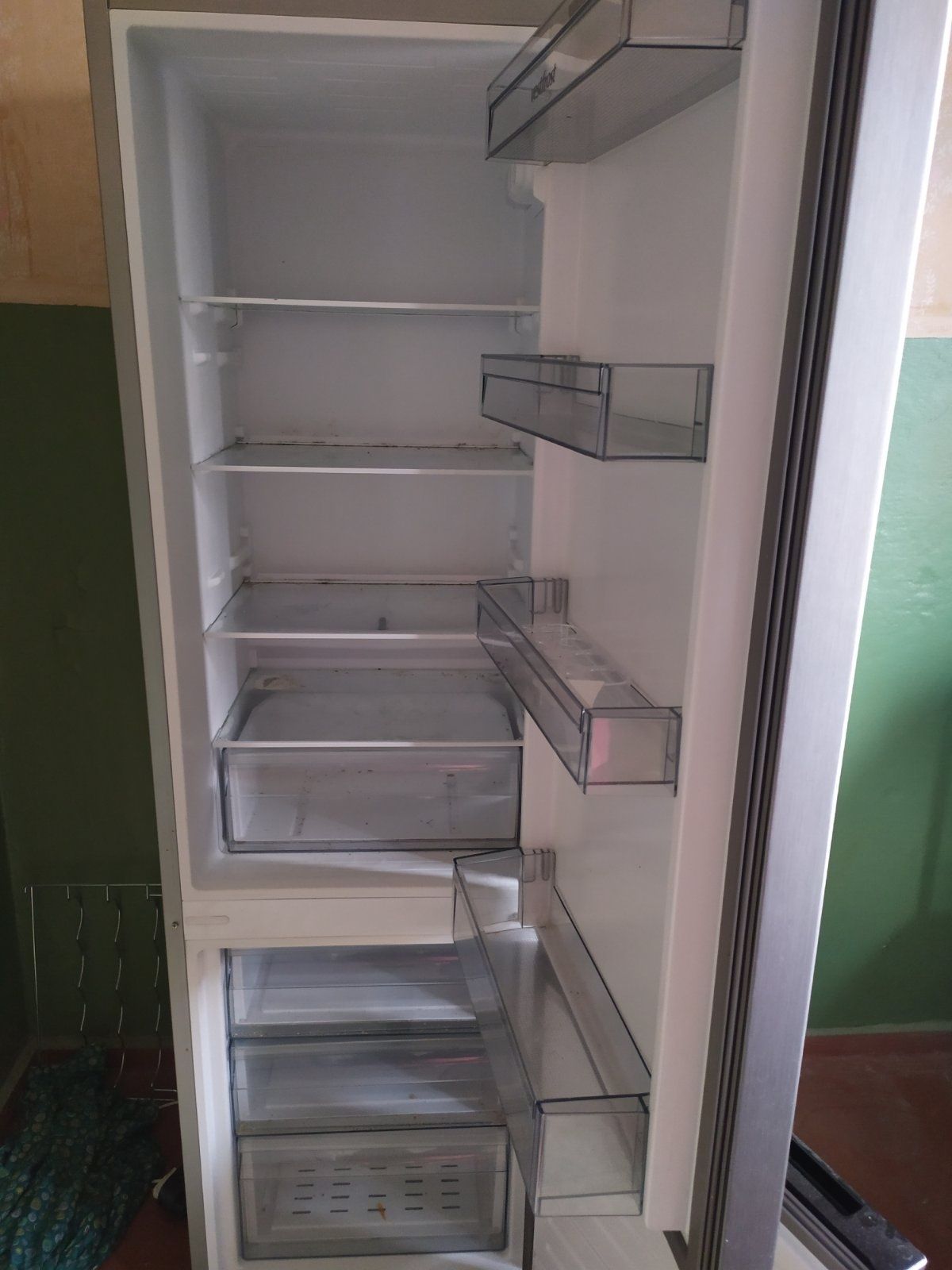 Холодильник на гарантії