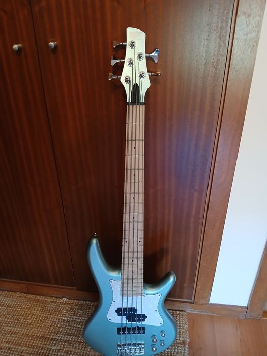 Baixo ativo 5 cordas Ibanez