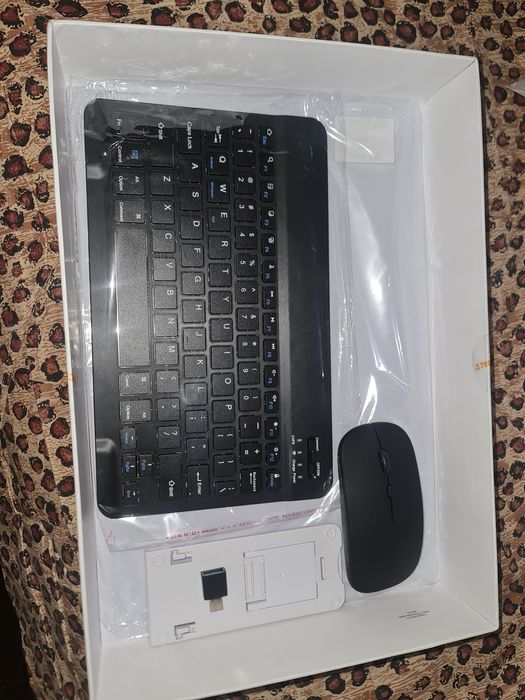 Клавиатура плюс мышка.