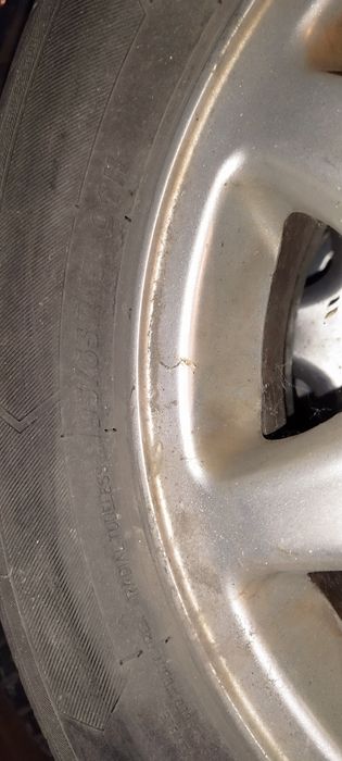 Zestaw 13 kół i 19 opon