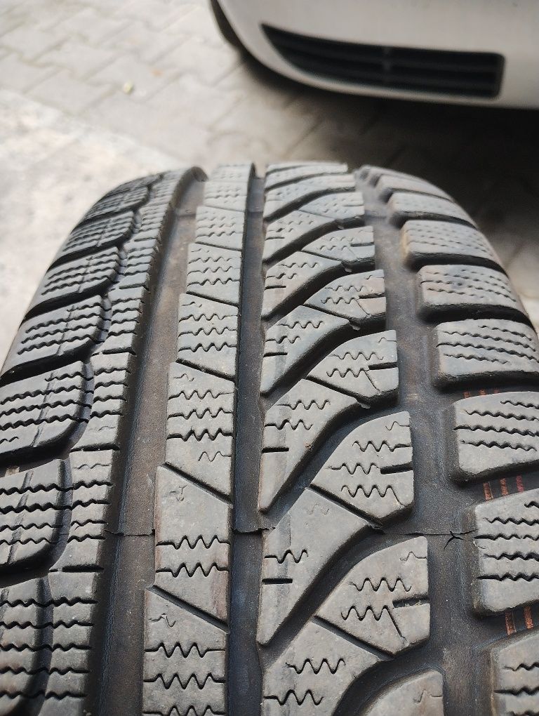 Opona Dunlop response sp winter 185/60/15 2022r 7mm