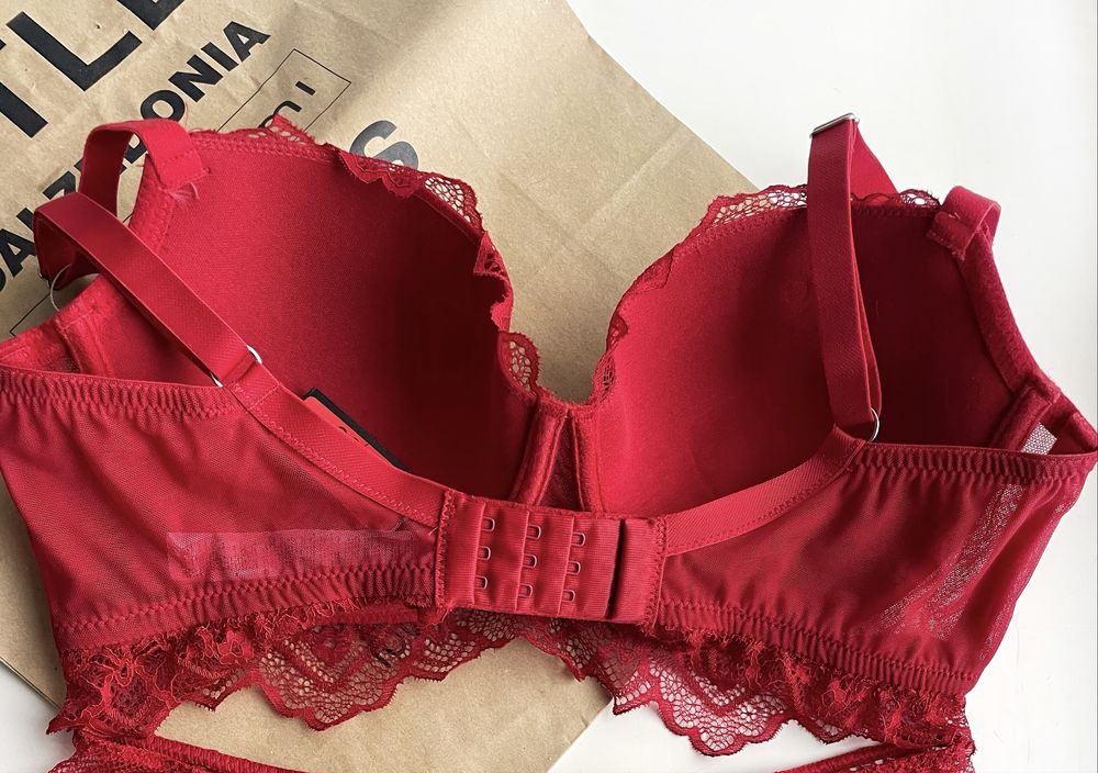 Бюстгадьтер 75Е від Intimissimi