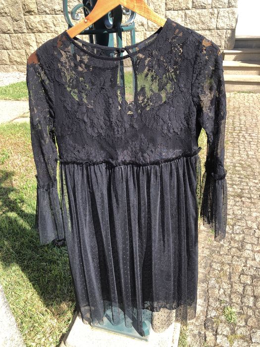 Vestido preto renda e tule Swallow