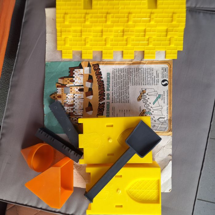 Forma do piachu zamek PRL
