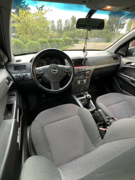 Продам Opel Astra H