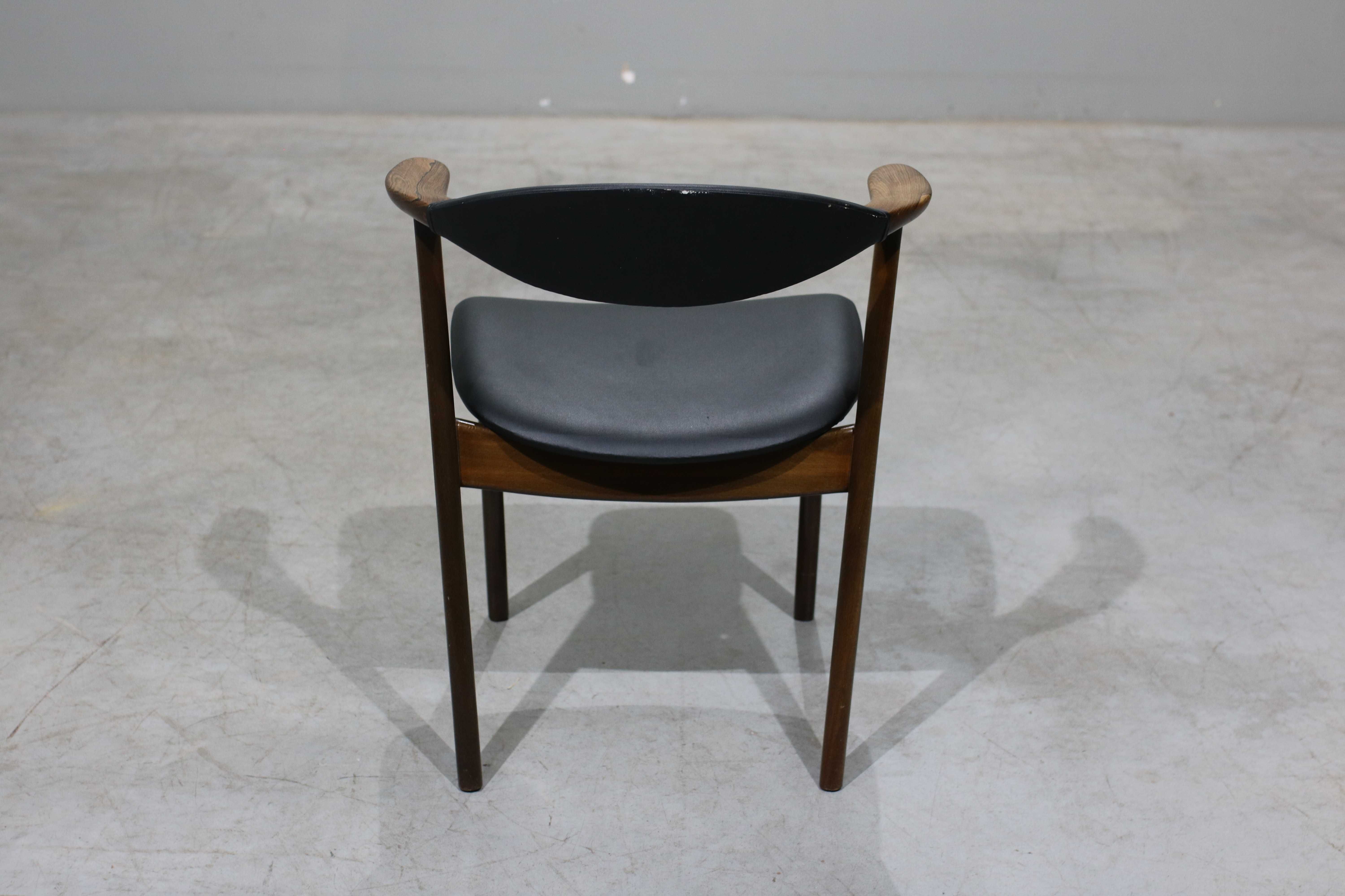 Cadeira Erik Kirkegaard em pau santo e faia | Hong Mobelfabrik