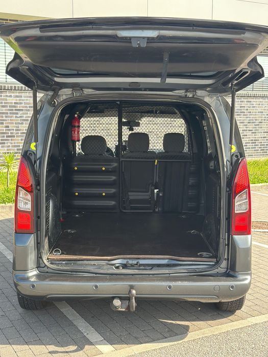 Pegeuot Partner 1.6hdi  AUTOMÁTICA