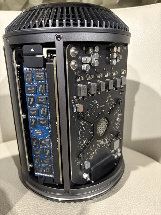 MacPro 2013, 6.1. 10 ядер (20 потоків), ОЗУ 64, відео 6 Гб (2 по 3 Гб)