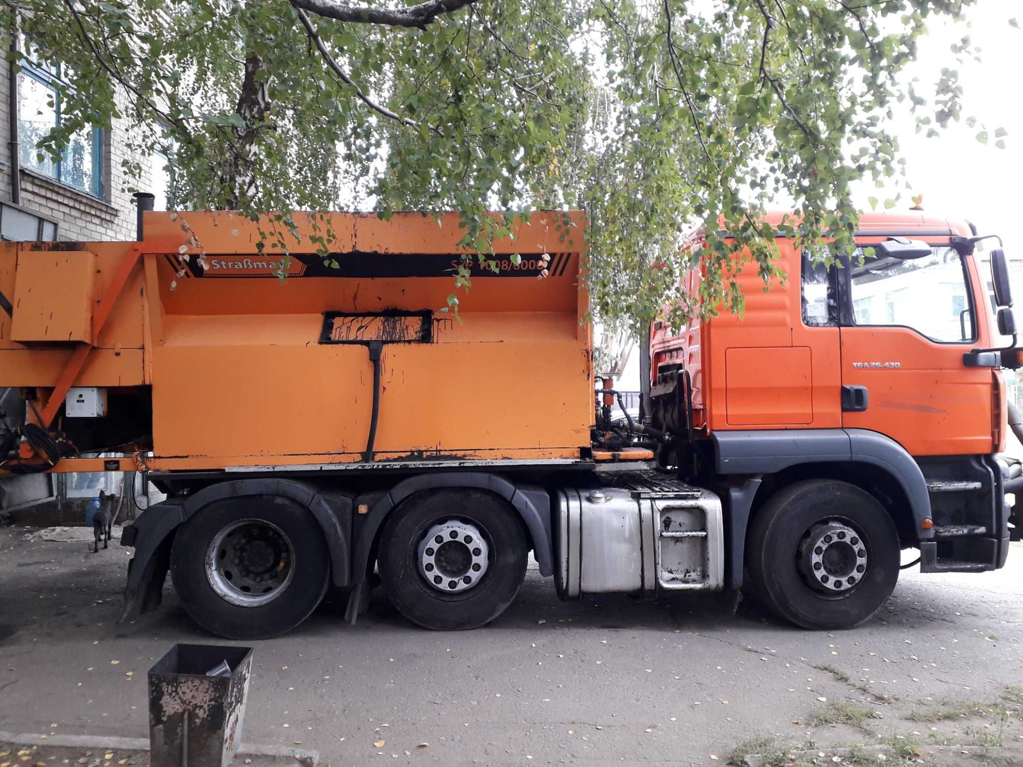 Две установки Strassmayr 6000/1008 STPдля ямочного ремонта дорог