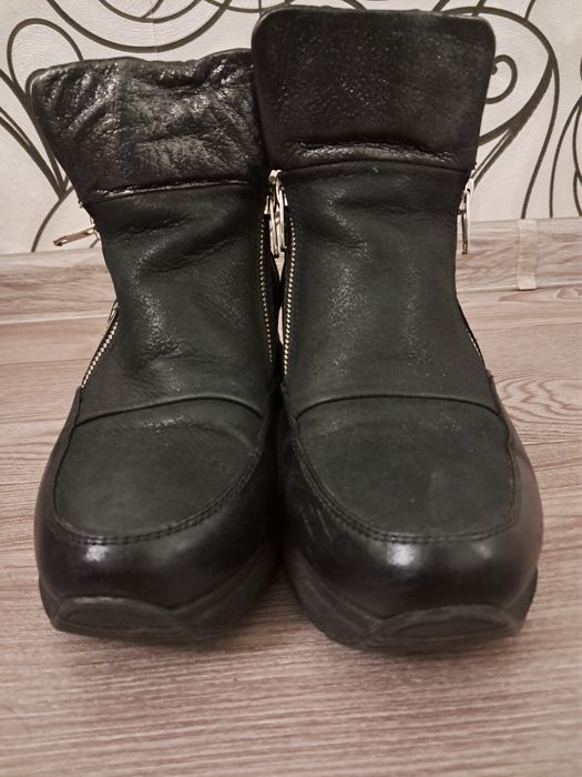 Жіноче зимове взуття (ботинки) 37 розмір