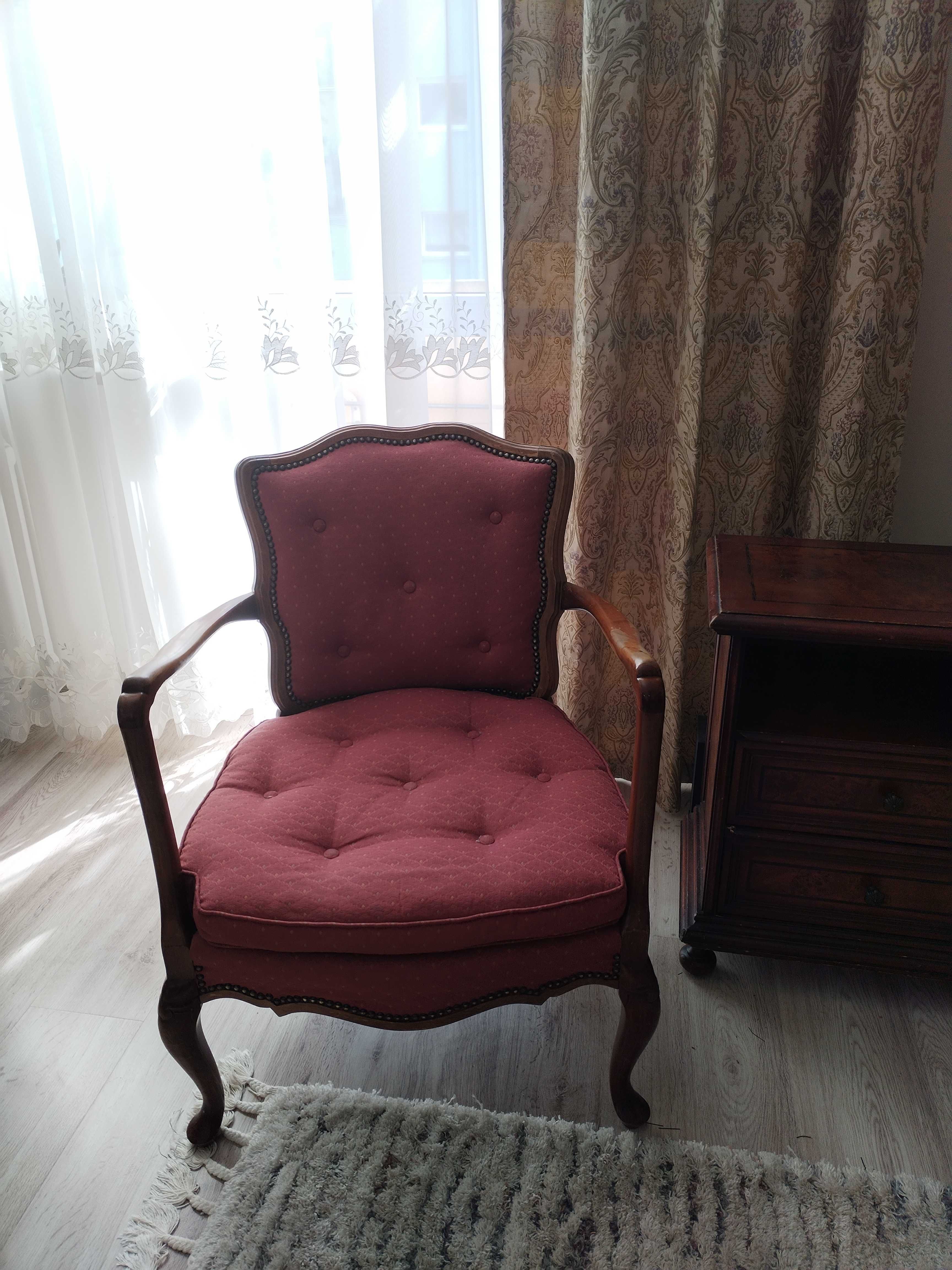 Fotel w stylu ludwikowskin