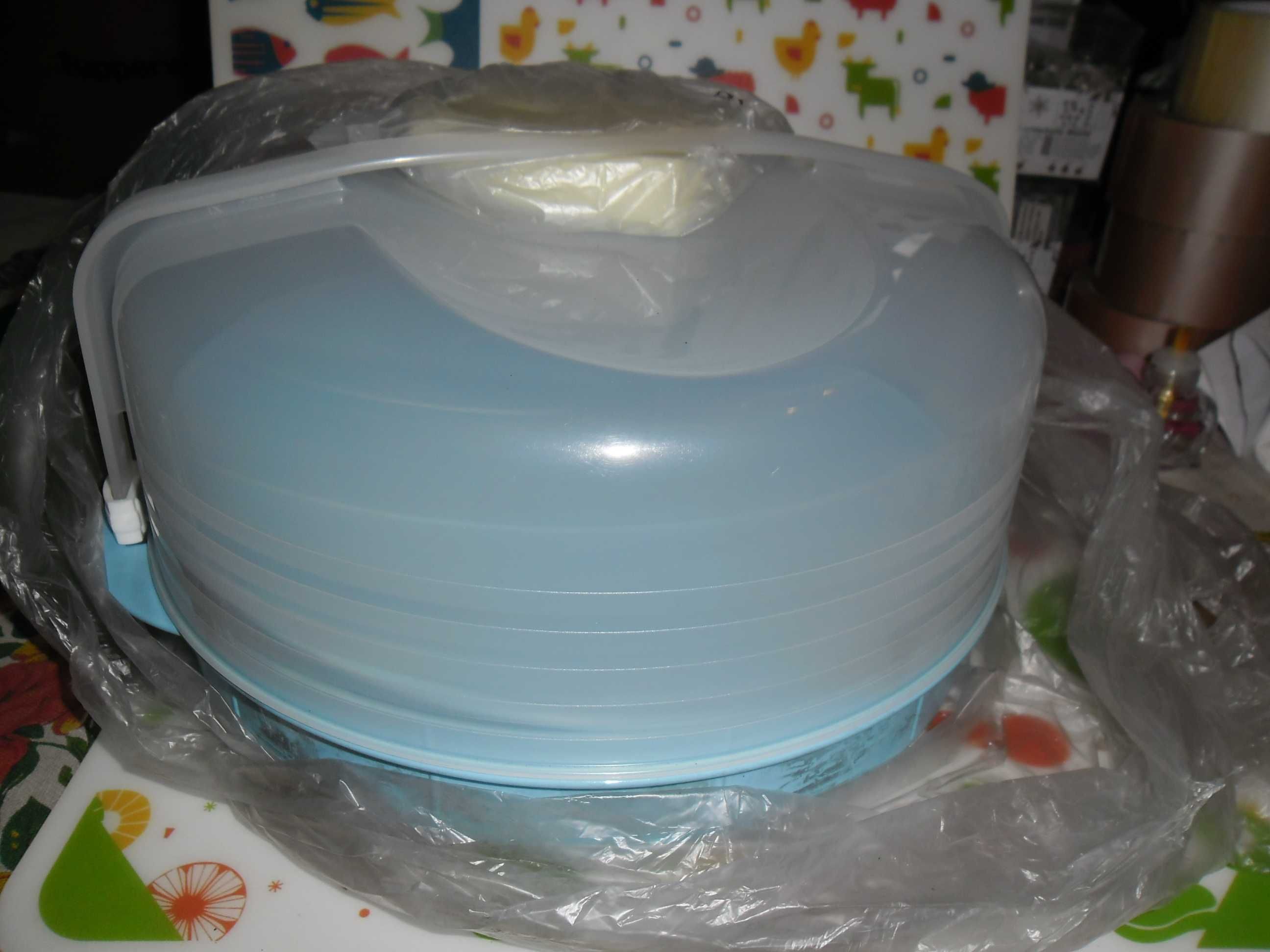 duży nowy pojemnik na tort ze spodem na lód z Tupperware