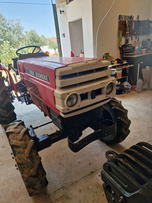 Vendo trator e reboque