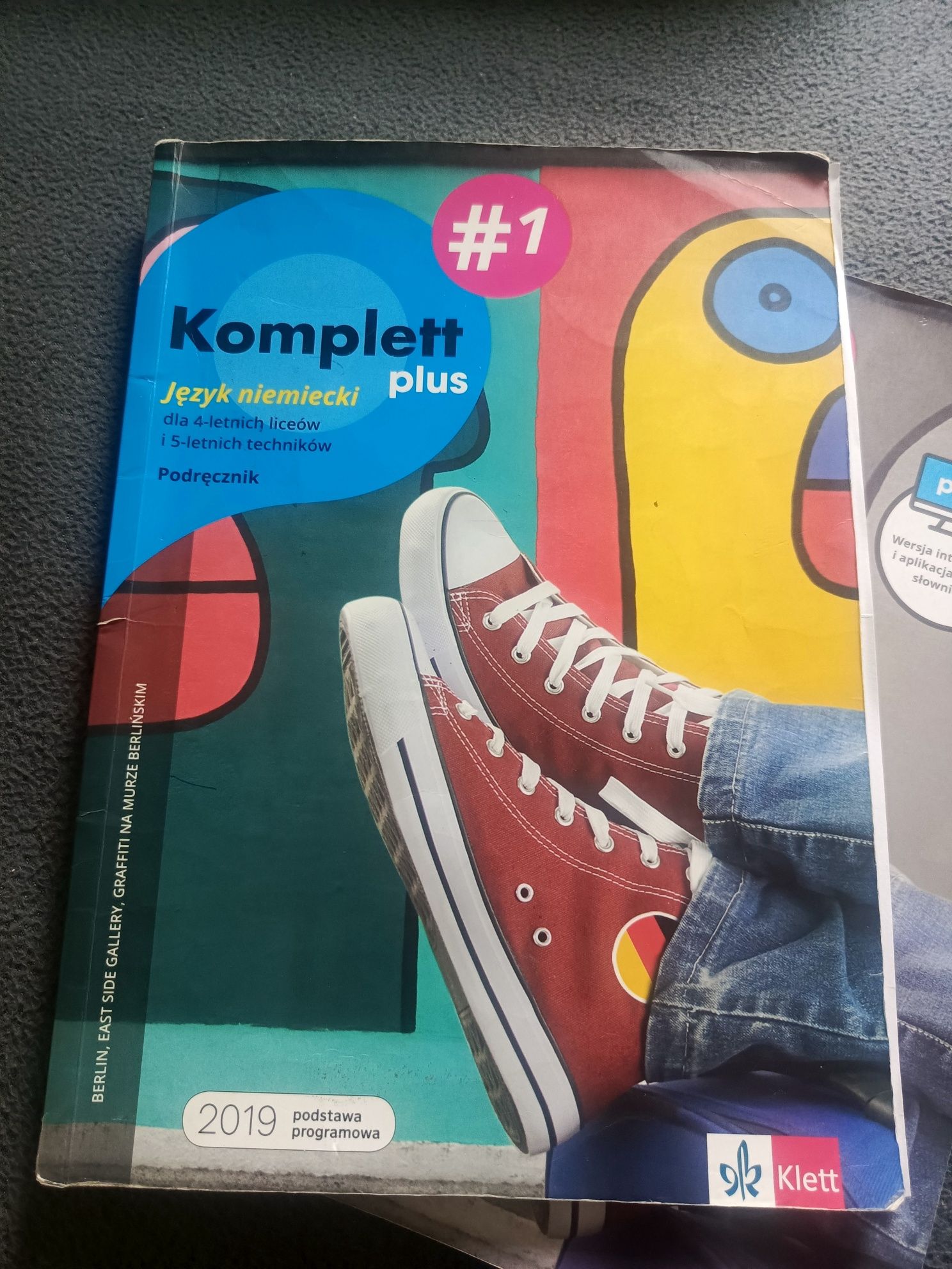 Komplett plus 1 podręcznik + ćw.