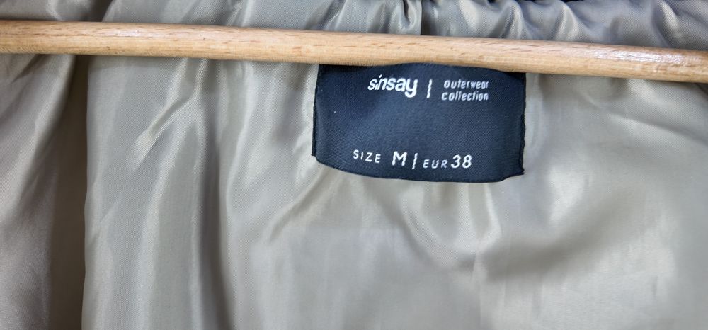 Sinsay pikowany płaszcz z kapturem długi M EU 38