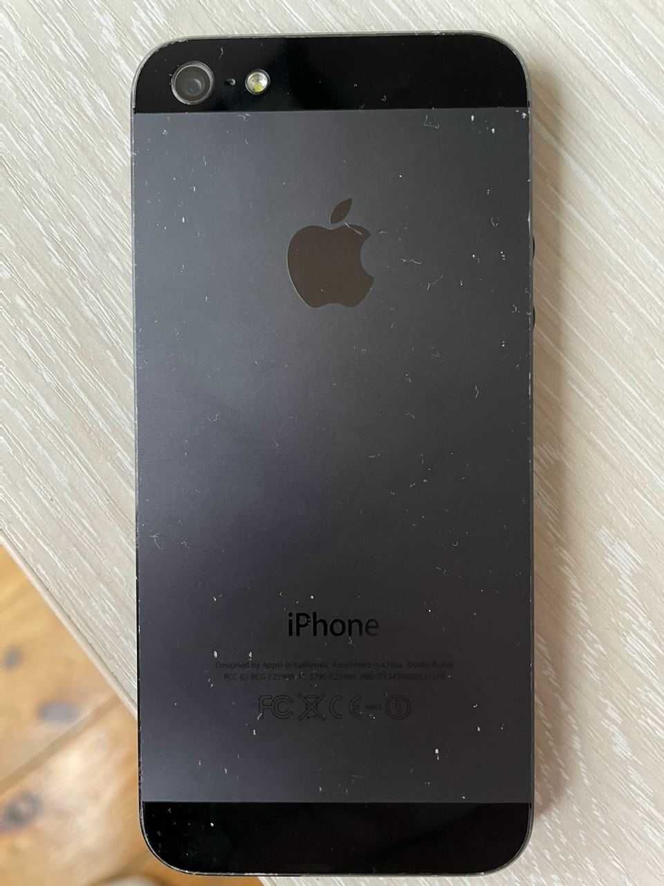 Продам iPhone 5 16Gb 100% рабочий