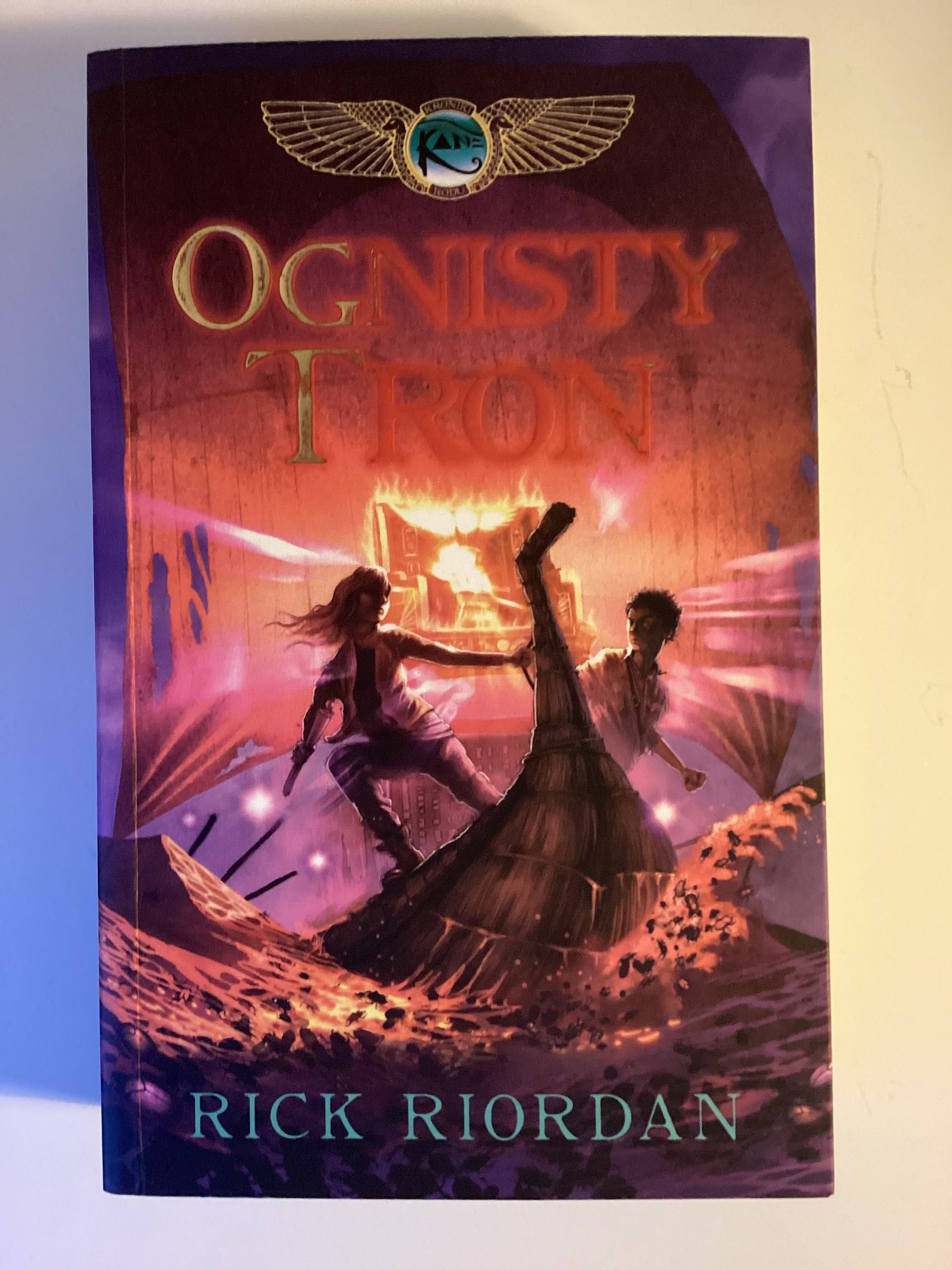 „Ognisty tron- kroniki rodu Kane” Rick Riordan