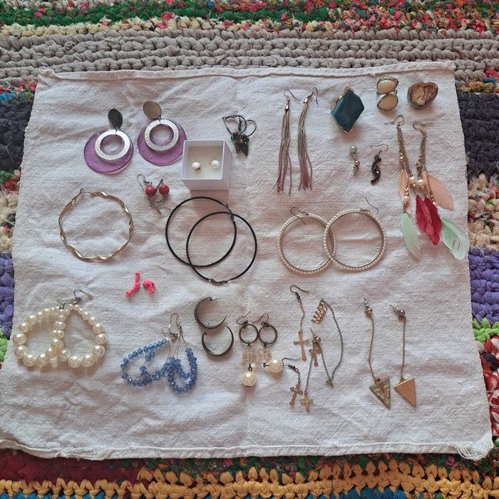 Продаю колекцію біжутерії