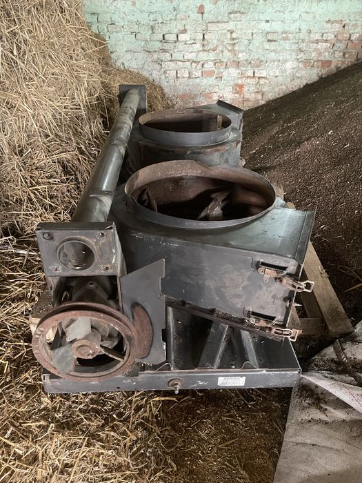 Розкидач соломи lexion