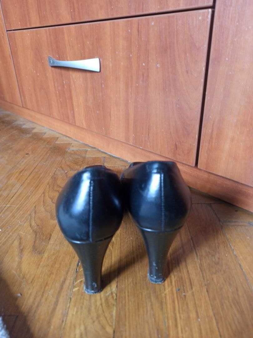Чёрные лодочки кожаные, классические туфли
