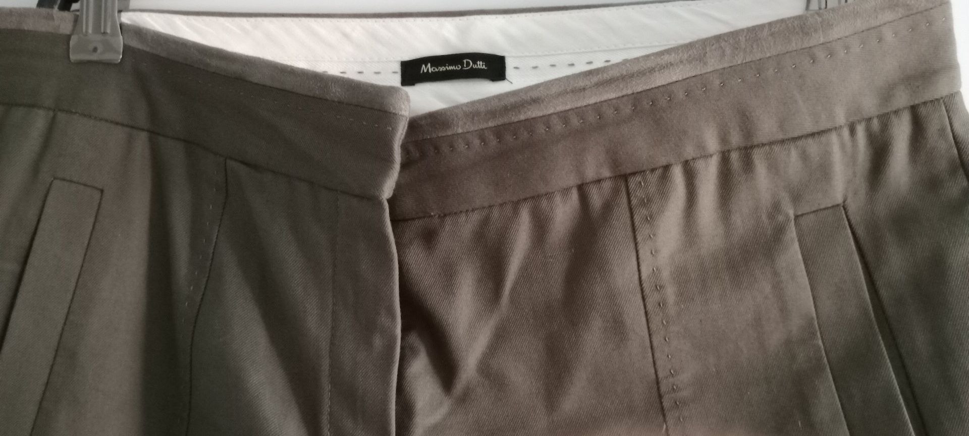 Calças verdes de senhora Massimo Dutti (tamanho 40 e 42), cada par 10