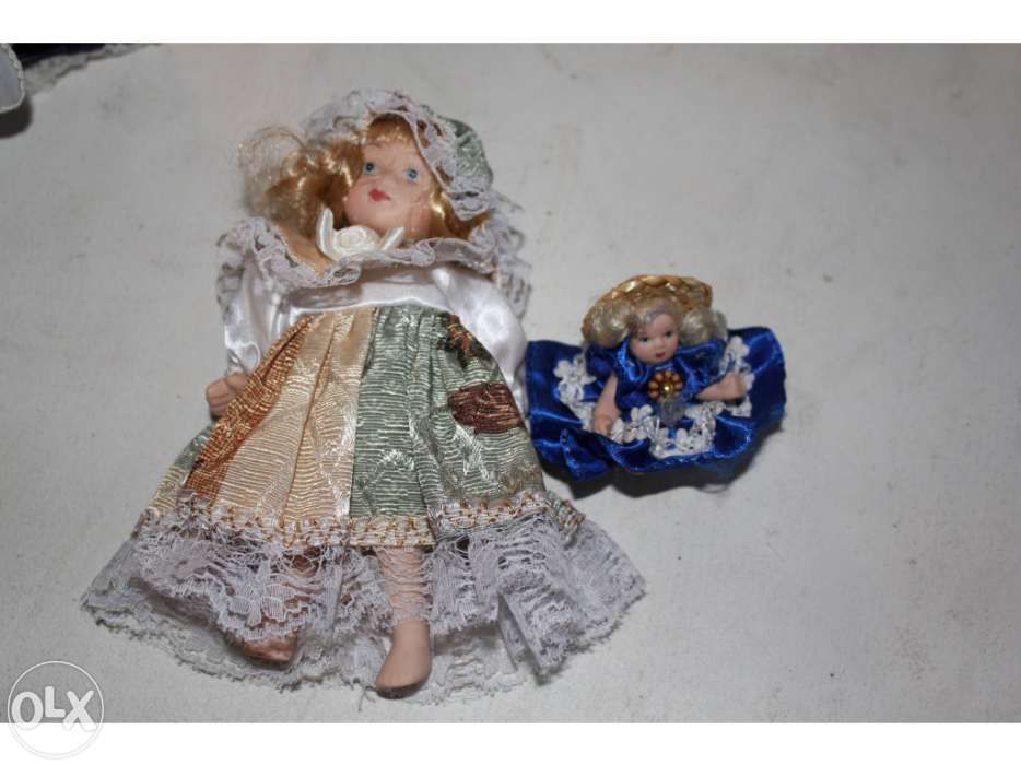 Brinquedos antigos - Carrinho de bébé + bonecas