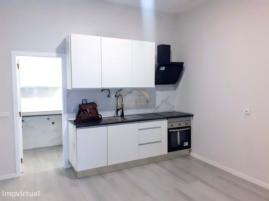 Loja reabilitada para um elegante T1, projectado para oferecer funcion