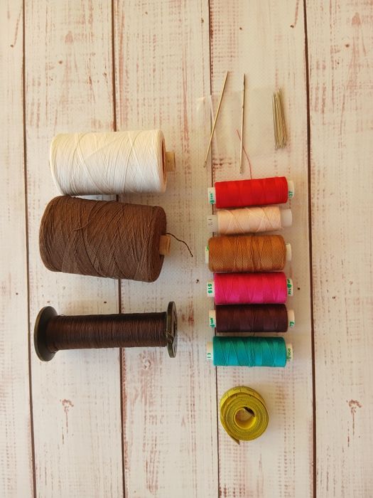 Нитки для шиття + голки ціна за все