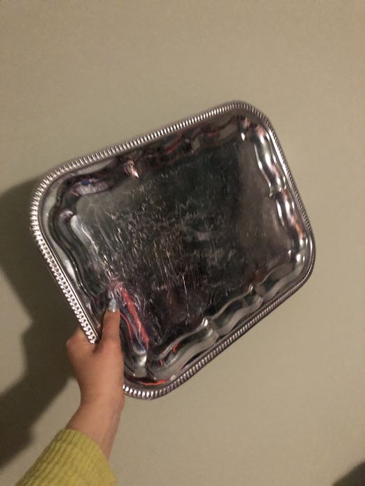 Srebrna taca do kuchni cienka lekka aluminiowa