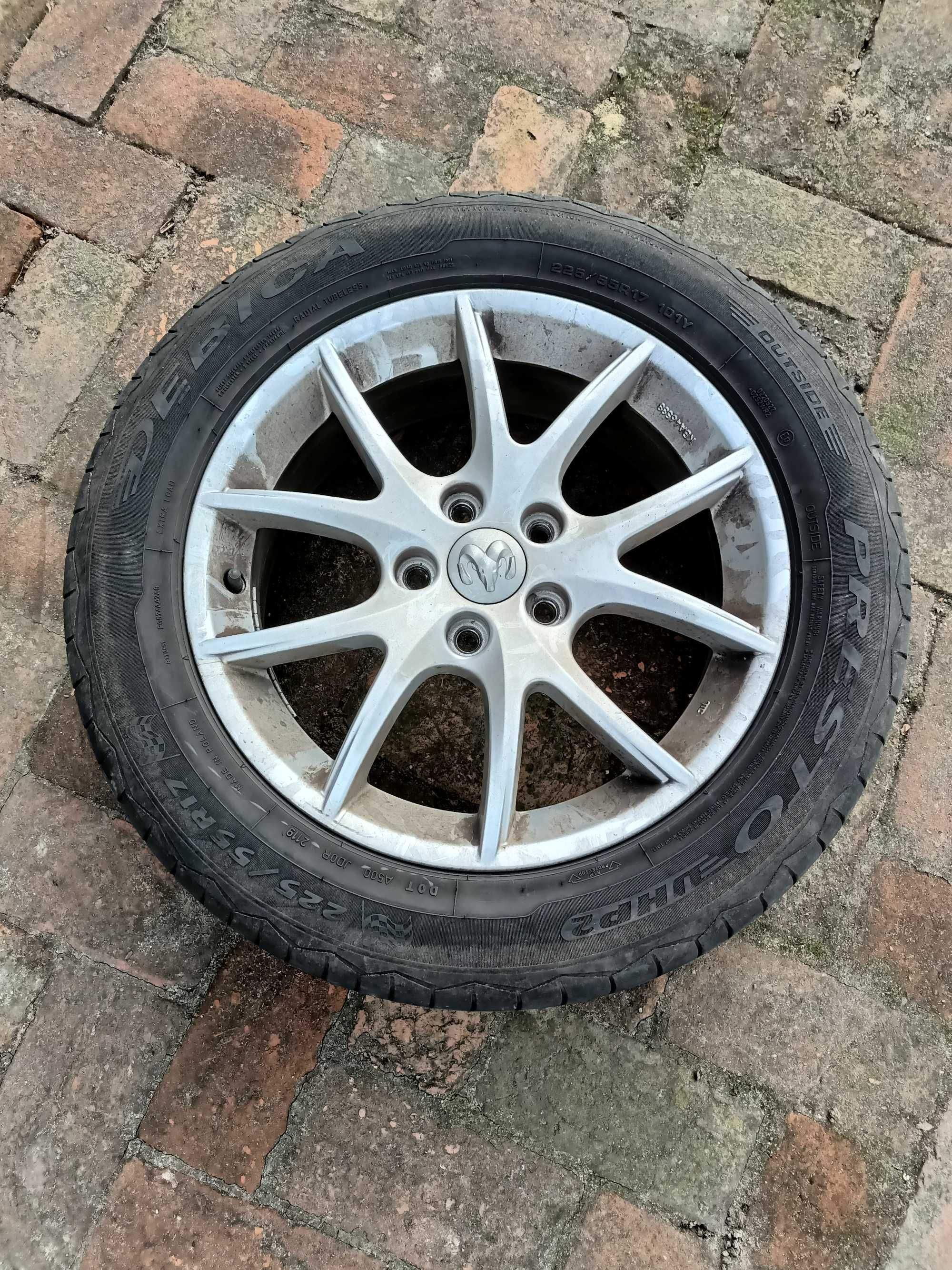 Oryginalne alufelgi BBS z oponami Chrysler/Dodge 225/55/R17