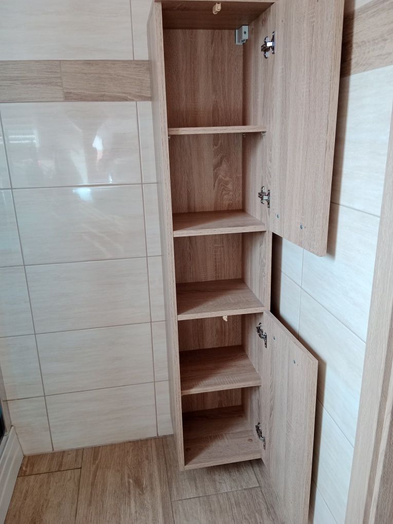 Zestaw mebli łazienkowych z umywalką