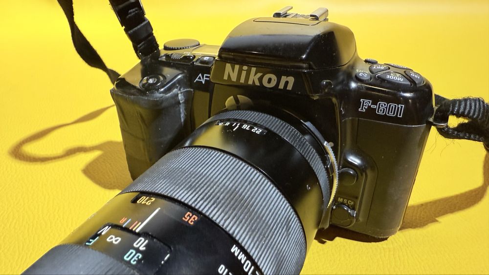 Camera analogica Nikon F-601 + tamron 70-210