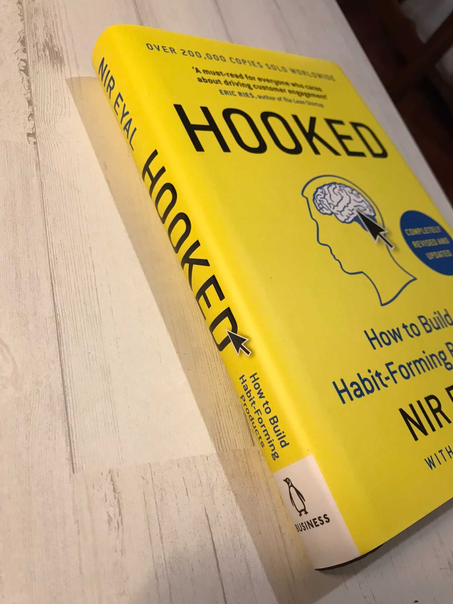 Livro hooked how to build habit-forming products