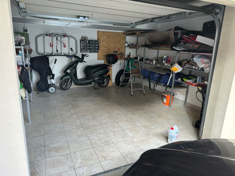 Sprzedam garaz z miejscem post.przy ul.felinskiego