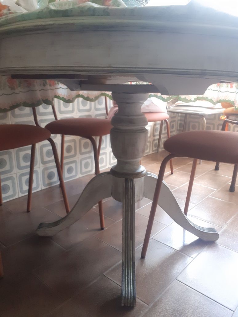 Mesa Luís xv com tampo de vidro