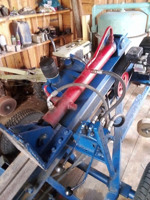 Продам дроворуб на бензині