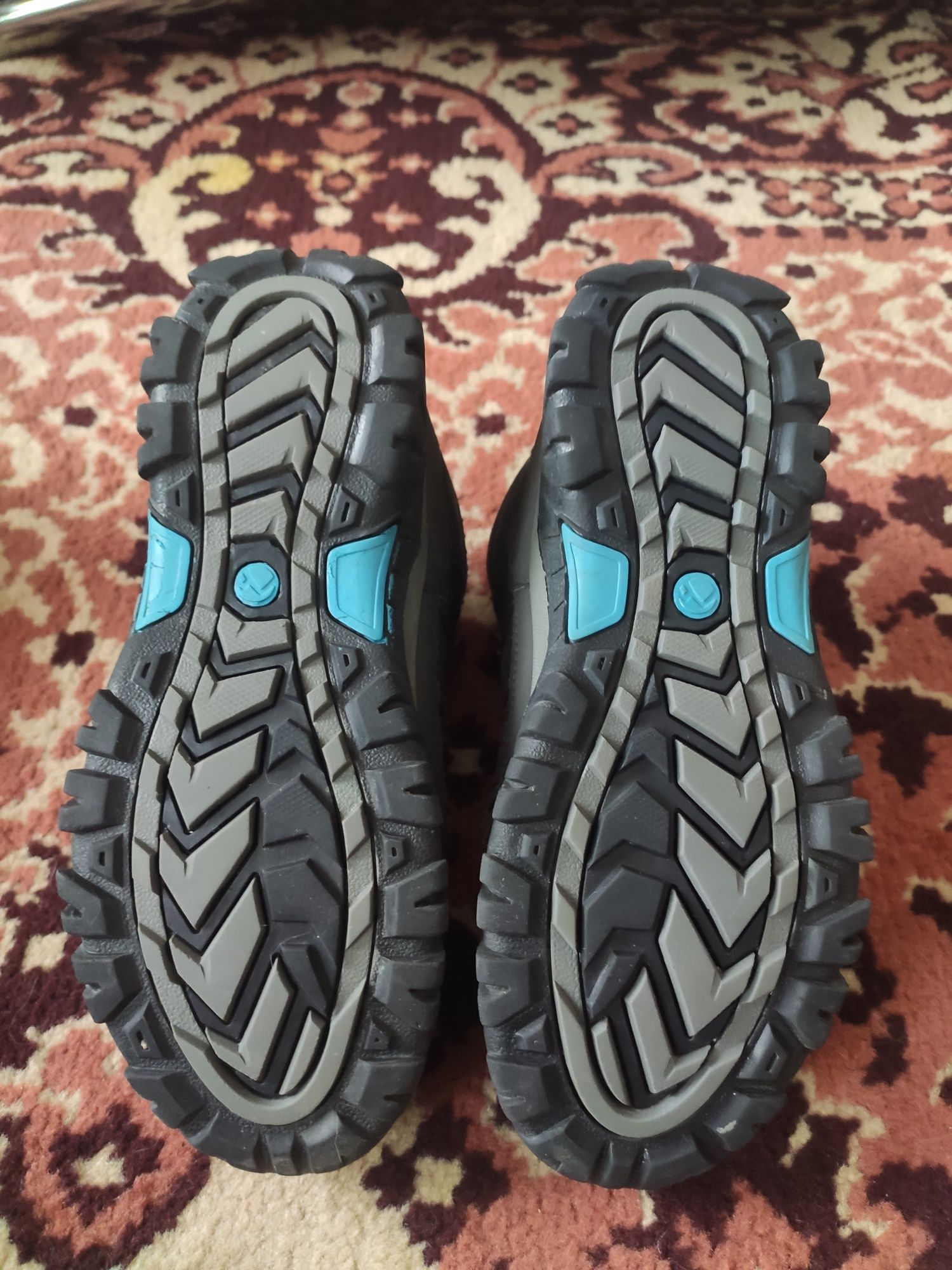 Трекінгові черевики Gelert Waterproof, розмір 40.