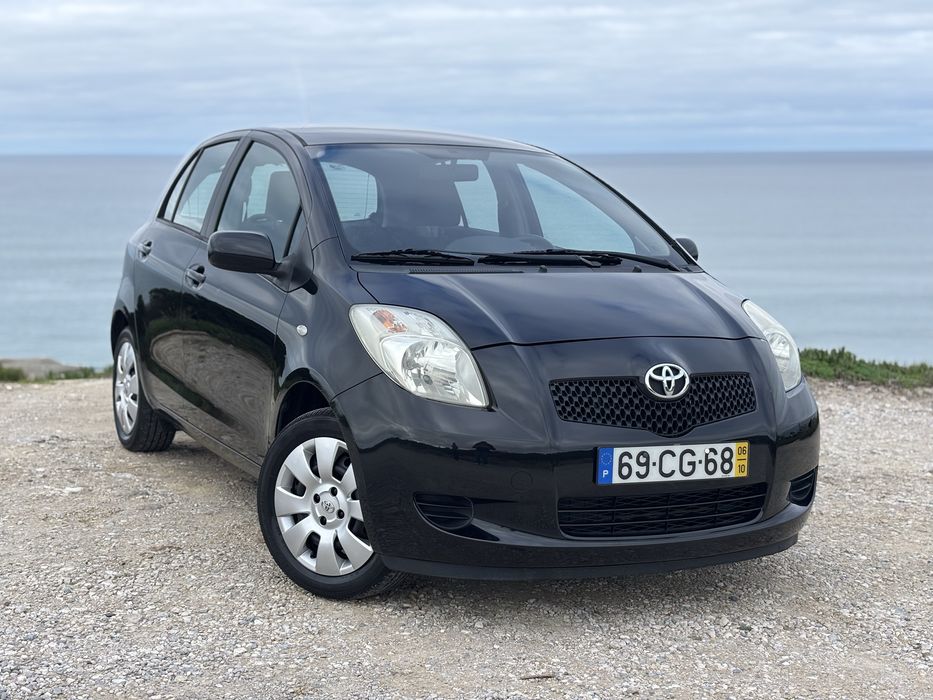 Toyota Yaris 1.0 VVT-i - Poucos kms !!!
