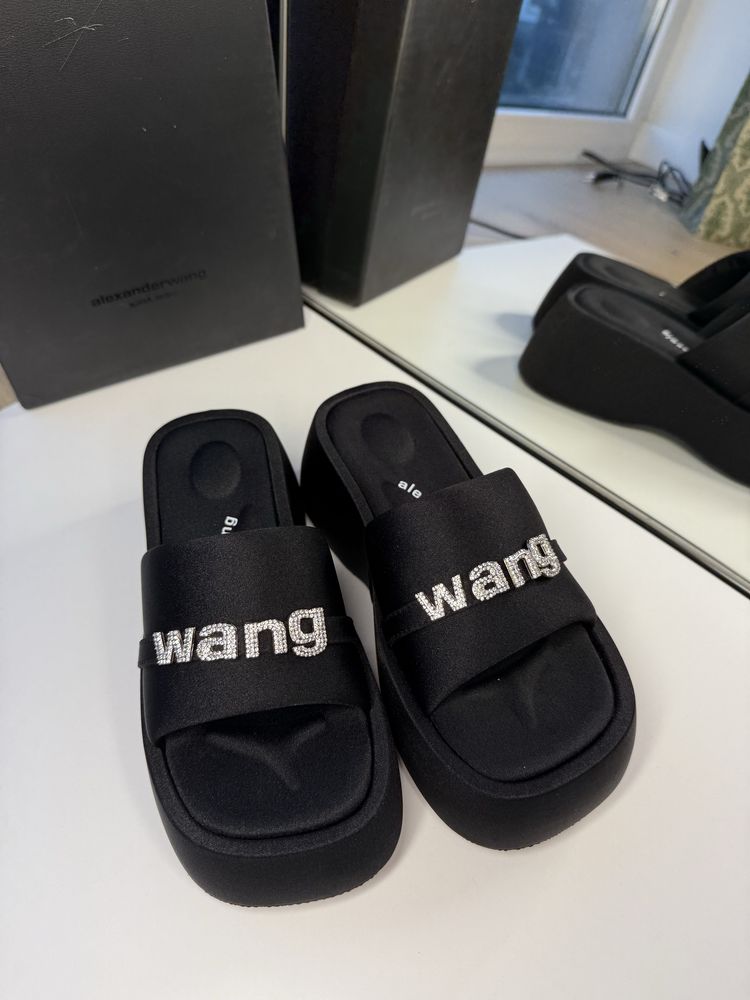 Шльопанці на платформі 36 розмір тапочки Wang
